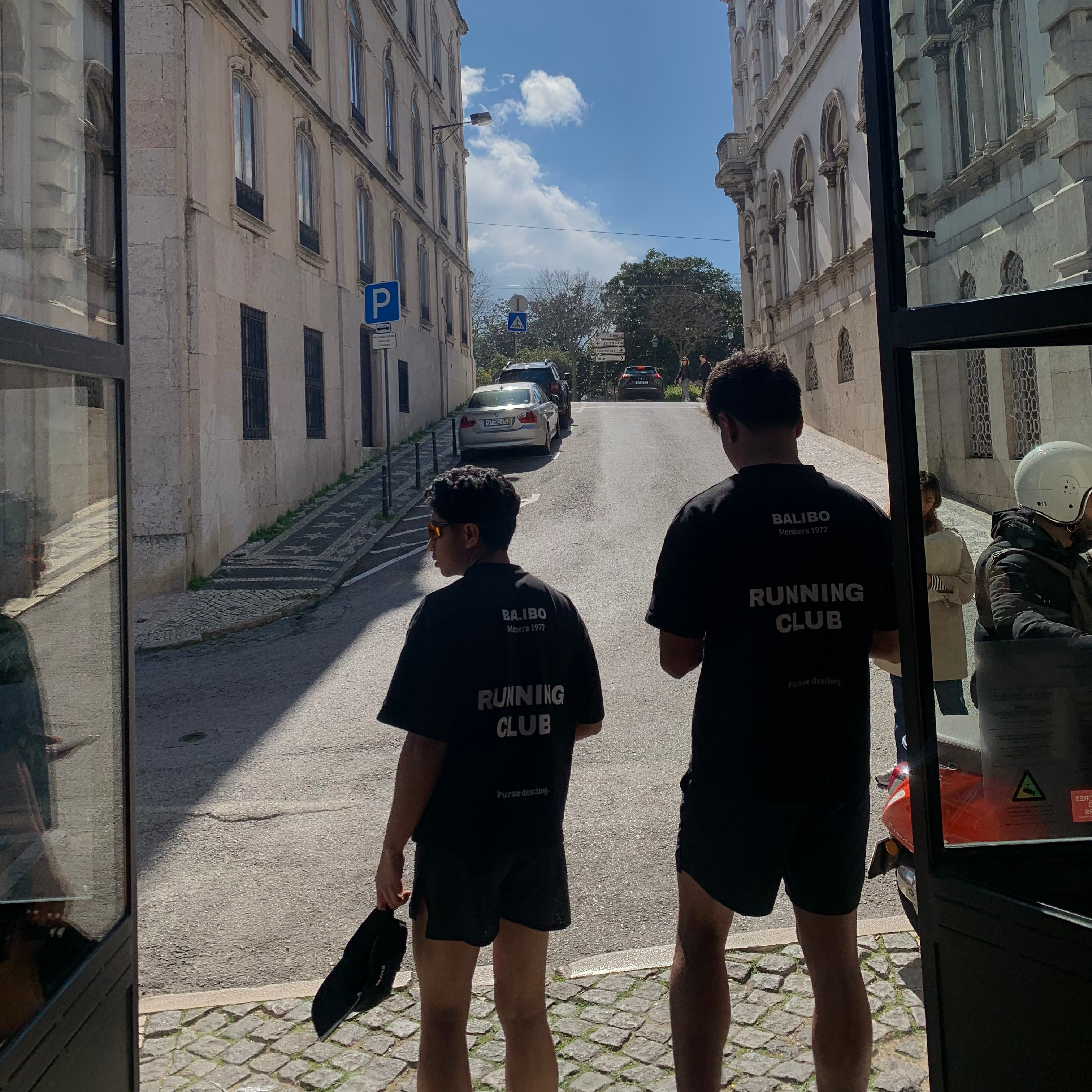 A running club is a community of people who meet regularly to run together. It’s a great way to stay motivated, improve your fitness, and make new friends. Clubs often offer group runs, training sessions, and events like races, making running more fun and supportive for all levels.