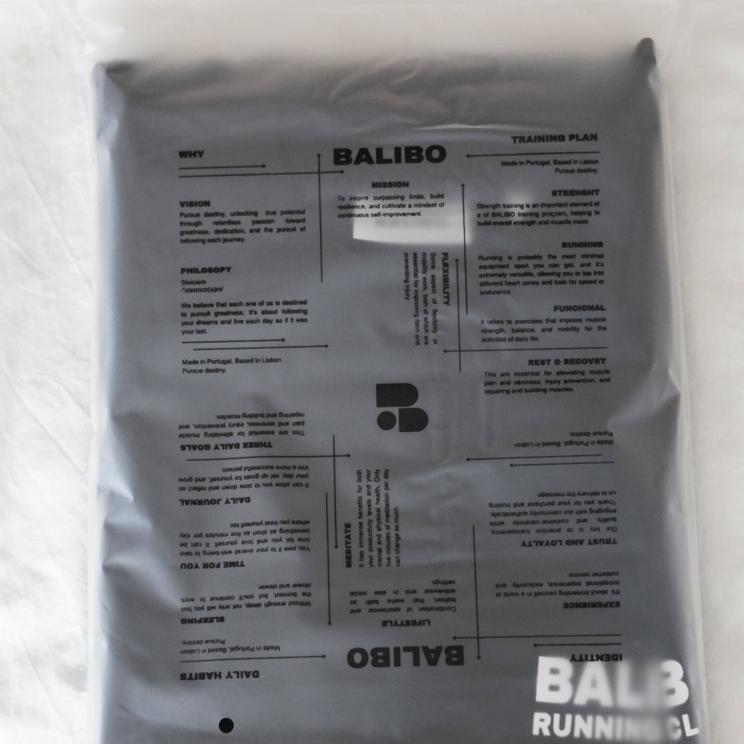 Zipper bag for clothing adds a sleek, reusable, and protective touch. It keeps garments clean, organized, and travel-ready, while enhancing the unboxing experience. Practical meets premium!